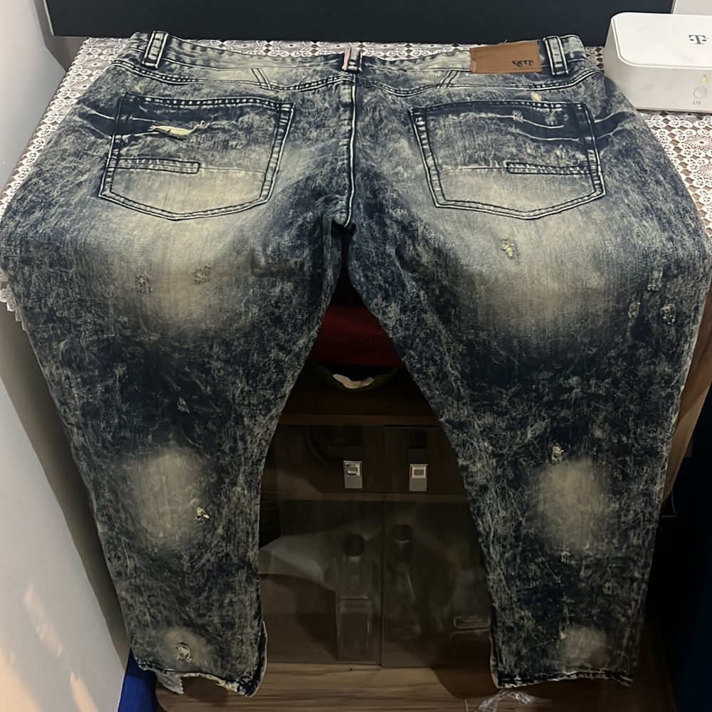 Jeans - Picture 2 of 9